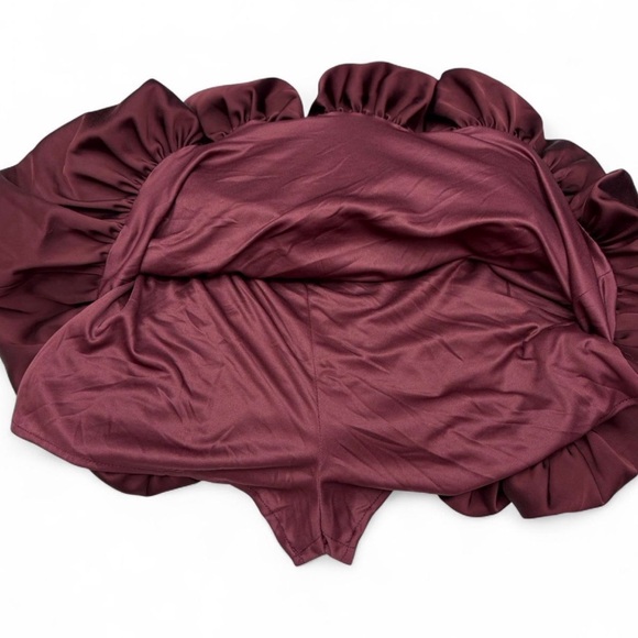 Zara Burgundy satin mini skirt with built in shorts and ruched detailing - Picture 3 of 6